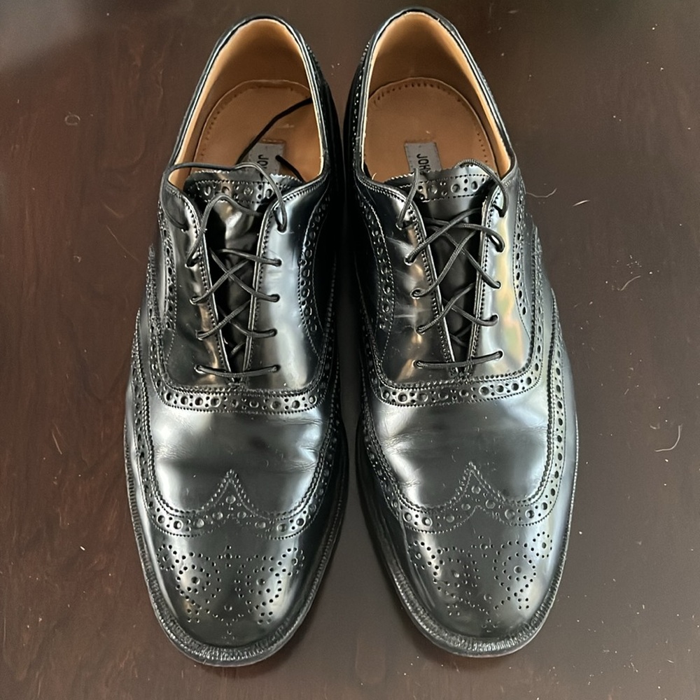 Johnston & Murphy wing tip Men’s dress shoes size 10. Black